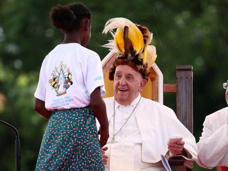 Il Papa a Vanimo con una tonnellata di aiuti. "Custodite il creato"