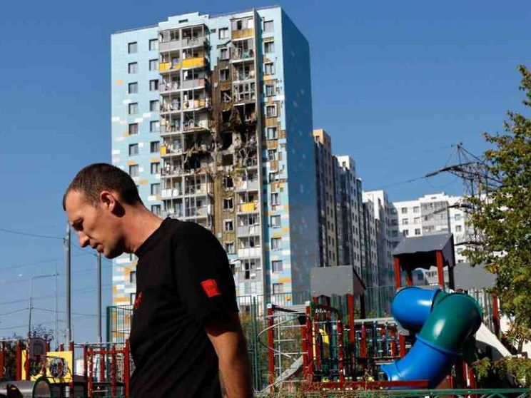 Droni su Mosca, una vittima. Nuove sanzioni a Teheran per i missili