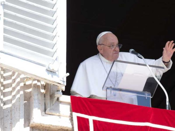 Il Papa chiede di cessare le violenze dovute alle guerre