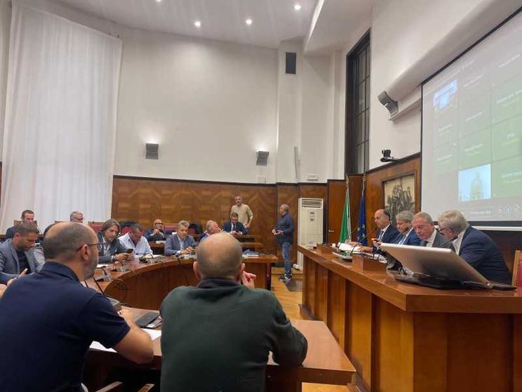 Incertezza sulla Gigafactory di Termoli, Urso sposta i fondi Pnrr altrove