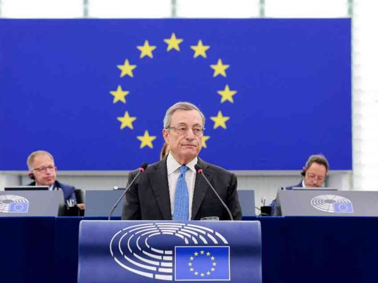 Draghi avvisa i "falchi" europei: «Opporsi al debito comune è opporsi all’Ue»
