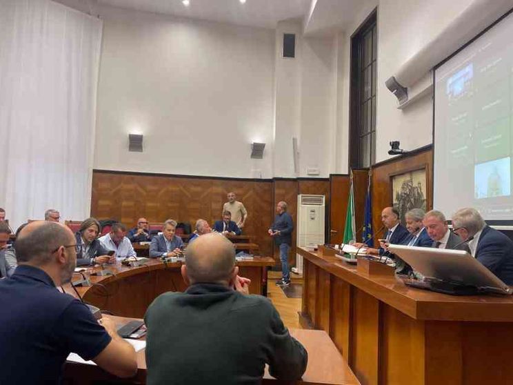 Incertezza sulla Gigafactory di Termoli, Urso sposta i fondi Pnrr altrove