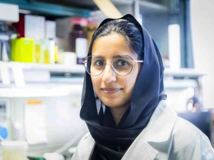 Parigina, pakistana e “milanese”: il viaggio di Attya Omer contro le leucemie