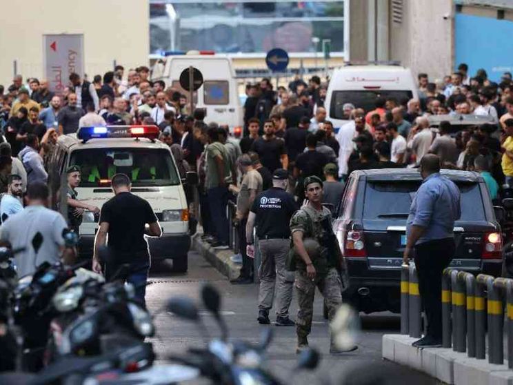 L'esplosione dei cercapersone porta sull'orlo della guerra totale