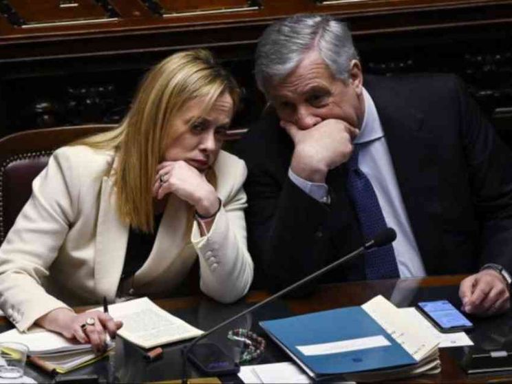 Le mosse di Meloni, il ruolo di Forza Italia: la corsa per occupare il Centro