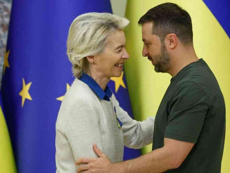 Von der Leyen “scalda” l'Ucraina: prestiti da 35 miliardi