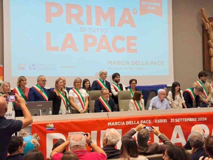 Prove di pace ad Assisi: il convegno dei «pacificatori»