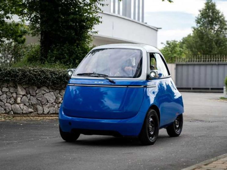 Al volante della Microlino: scopriamo la "bubble car" piemontese