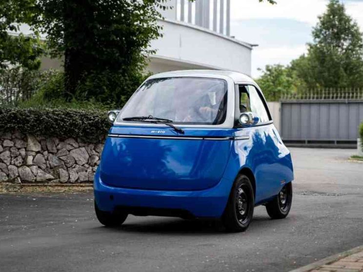 Al volante della Microlino: scopriamo la "bubble car" piemontese