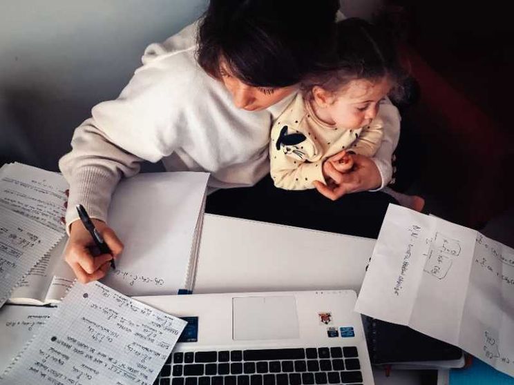 Lavoro, poi stacco: c'è una proposta di legge sul diritto alla disconnessione