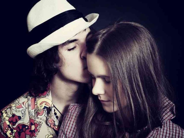 «Se ti obbliga a togliere il rossetto è già amore tossico»