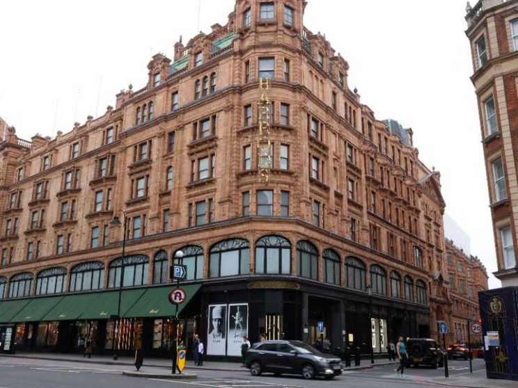 «Un predatore a Harrods»: le accuse ad Al-Fayed. La polizia: denunciate