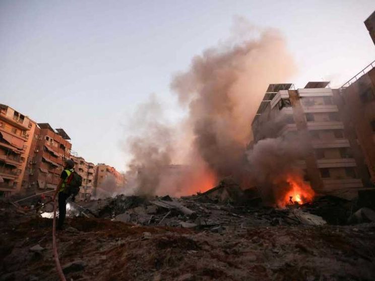 Devastato il quartiere di Hezbollah. L'obiettivo era il leader Nasrallah