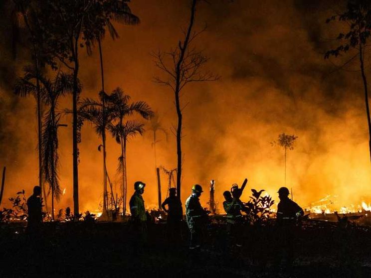 L'America Latina è in fiamme: 350mila roghi dalla Colombia al Paraguay