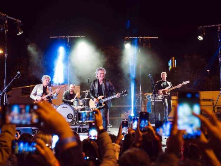 Ligabue di nuovo a Campovolo nel 2025. Ma prima il tour nei teatri