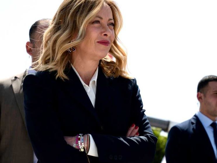 Meloni sente il premier libanese e preme su Israele: «Cessate il fuoco»