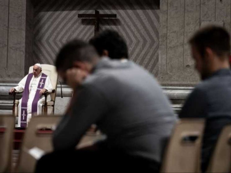 Il Papa: ammettere gli errori per essere credibili