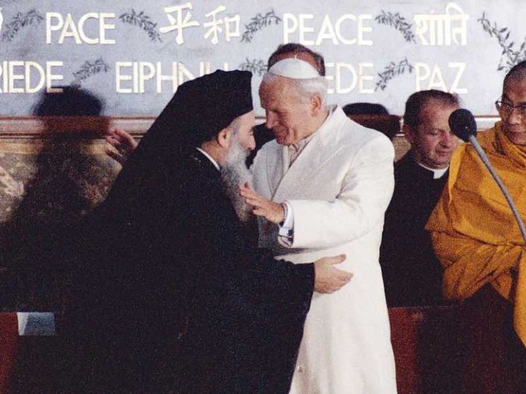 Il Papa: Assisi insegna, il dialogo è la sola strada possibile per la pace
