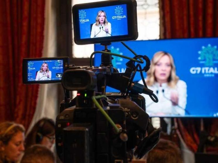 Dopo i missili Meloni convoca il G7: «Soluzione diplomatica ancora possibile»