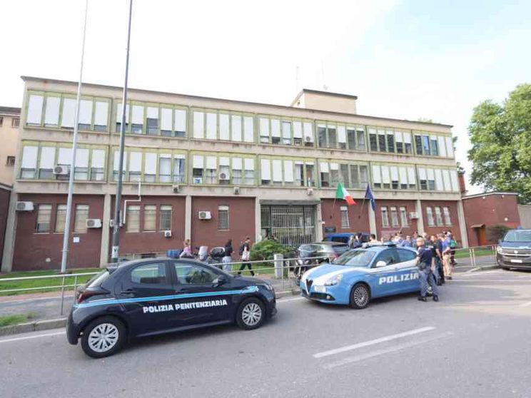 Minori fra psicofarmaci e aggressioni: dietro le sbarre è un inferno