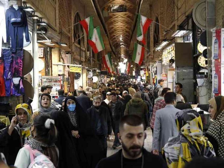 Teheran aspetta i raid sul petrolio. I giovani: «No al regime e no a Netanyahu»