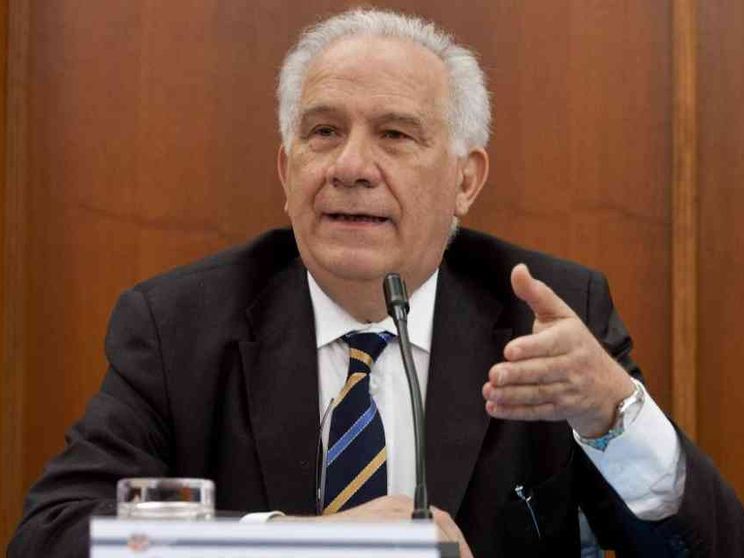 Politica, fede e ironia: la Camera ricorda Carlo Casini