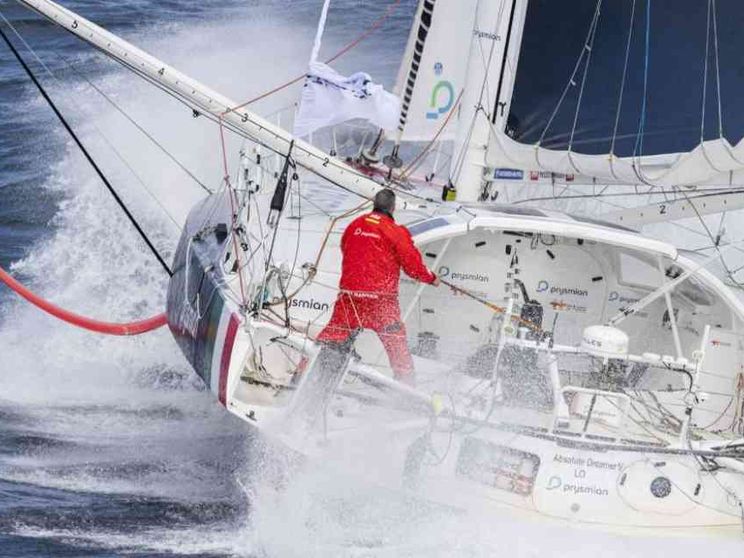 Pedote: «Io su una barca a vela fino ai confini del mondo»