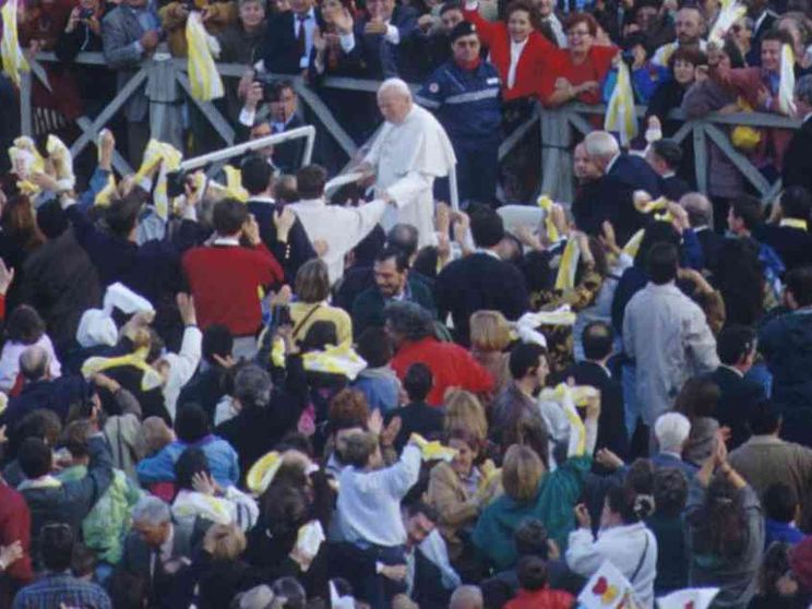 Trent'anni fa l'appello di Giovanni Paolo II: "Famiglie scendete in campo"