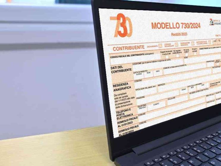 Tassare meno le famiglie e di più i veri ricchi. Qualche spunto dalla Francia