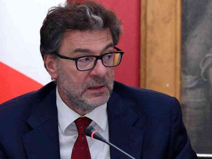 Giorgetti cerca risorse per i figli. L'ipotesi: «Col bonus casa, su l'Imu»