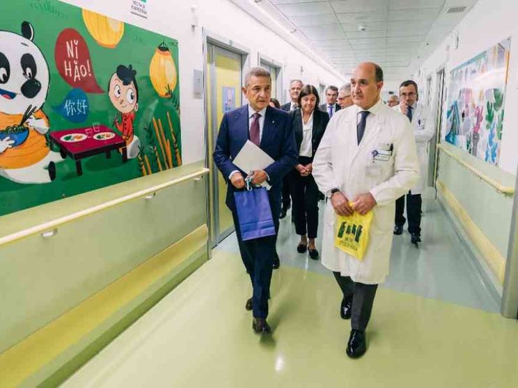 Il governatore di Bankitalia Panetta tra i pazienti di oncologia pediatrica