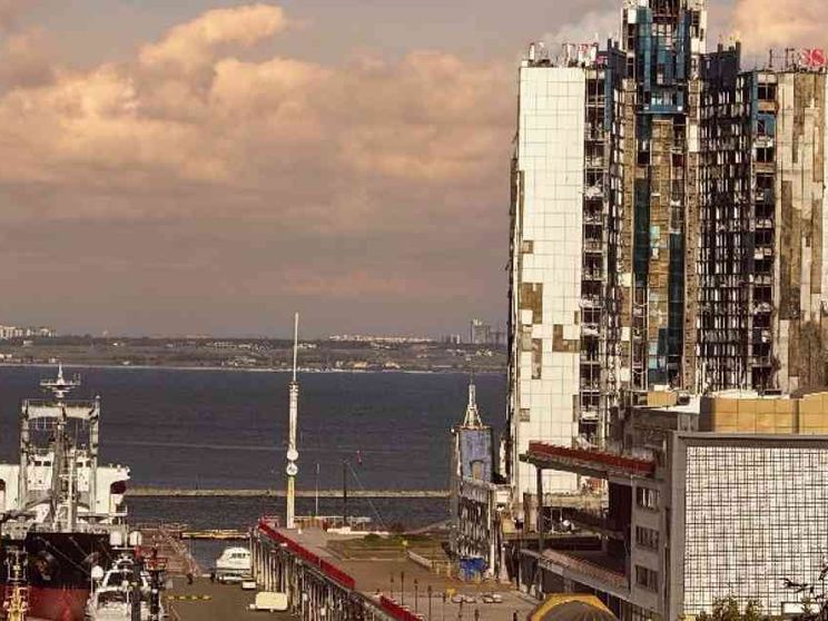 Attacco a Odessa: colpite 3 navi civili in 3 giorni. Strage di marittimi