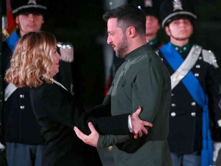 Zelensky porta il suo piano anche a Roma. Meloni: «Fermo sostegno a Kiev»