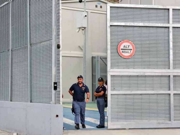 L'annuncio del governo: i centri per il rimpatrio in Albania sono pronti