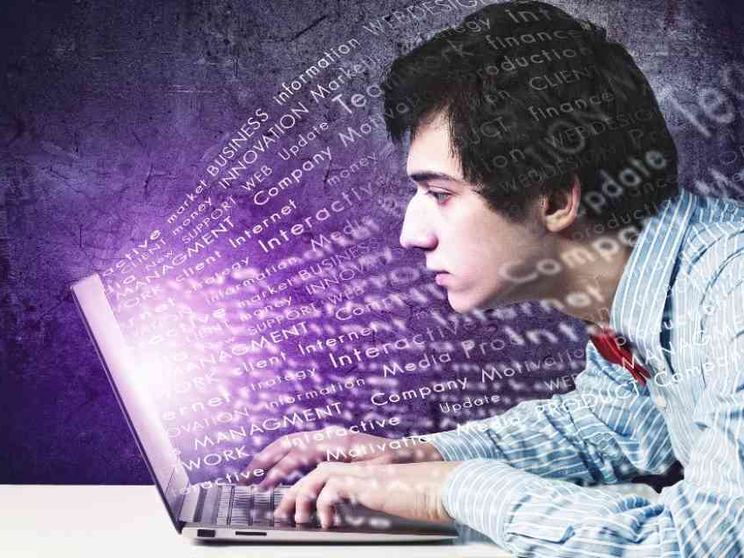 «Tuo figlio adolescente non dorme mai? Ecco perché devi intervenire subito»