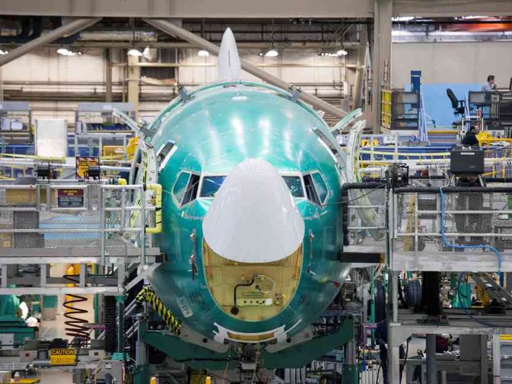 Boeing lascia a terra 17mila dipendenti. Ecco perché il colosso va così male