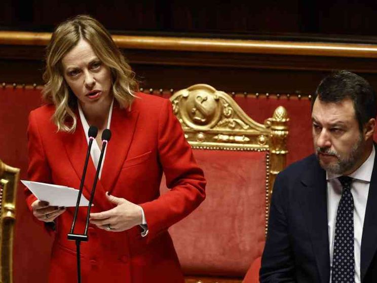 Meloni chiede «unità nazionale» su Fitto. A Bruxelles tensione sui migranti