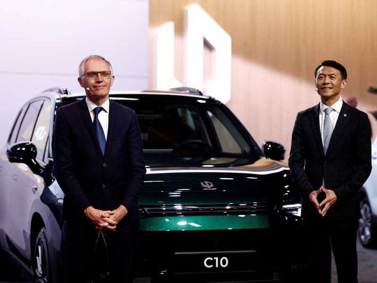 Stellantis, consegne in calo del 20%. Tavares: «Pesano i dazi contro la Cina»