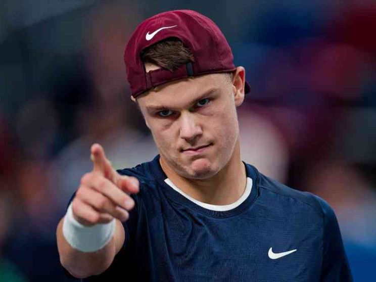 Liti, spacconate e allenatori esonerati: al guerriero Rune manca l'equilibrio