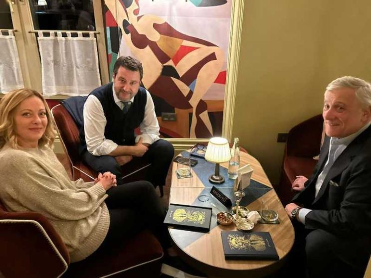 Meloni-Tajani-Salvini, vertice a Bruxelles per "riaprire" la manovra