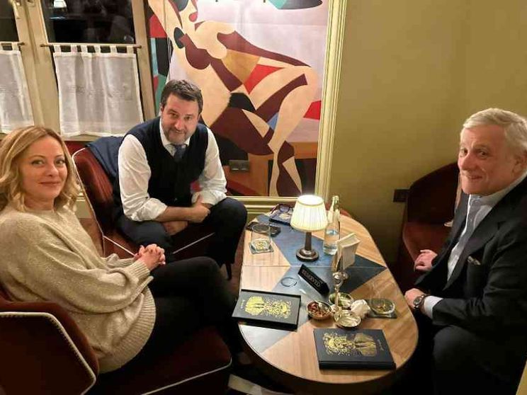 Meloni-Tajani-Salvini, vertice a Bruxelles per "riaprire" la manovra