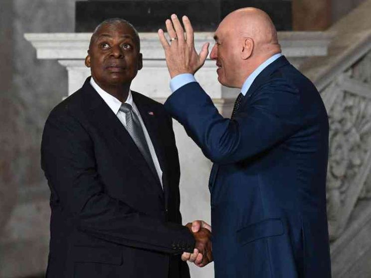 L'arcivescovo Battaglia: non possiamo rassegnarci alla pazzia della guerra