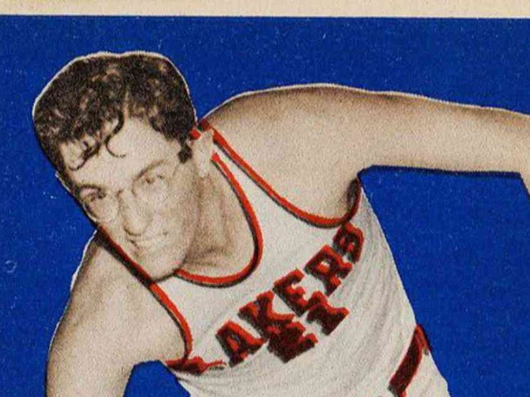 Mikan, che sulla linea del tiro libero si faceva il segno della croce