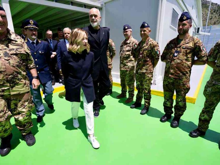 Migranti in Albania, Meloni va dritta: oggi un decreto in Cdm