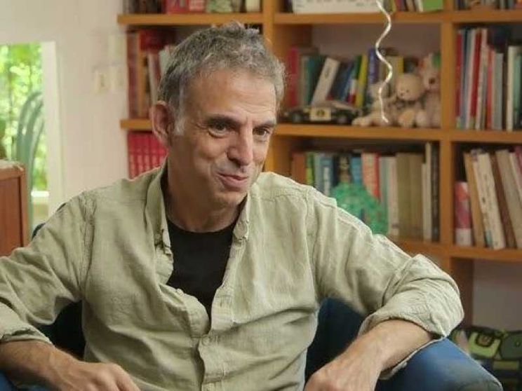 Etgar Keret: «Più che l'attacco dell'Iran, gli israeliani temano Netanyahu»