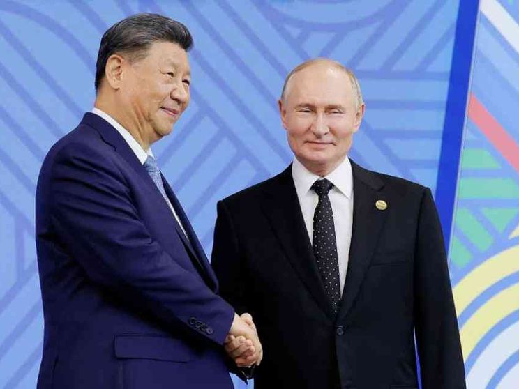 Anche i Paesi “amici” chiedono all'Afghanistan di far studiare le ragazze