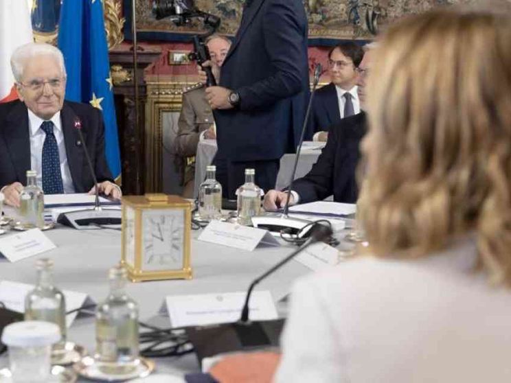 Decreto migranti, c’è il testo. Mattarella-Meloni, stop liti con le toghe