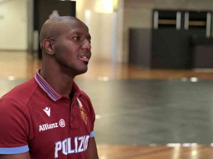 Amelio, la spada di una roccia umana