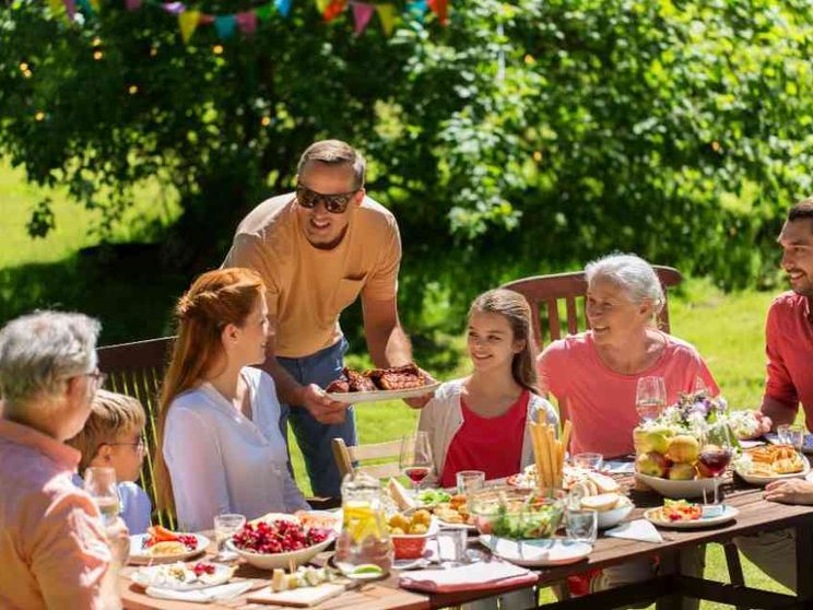 Educare a tavola fa bene alla salute dei piccoli e azzera gli sprechi