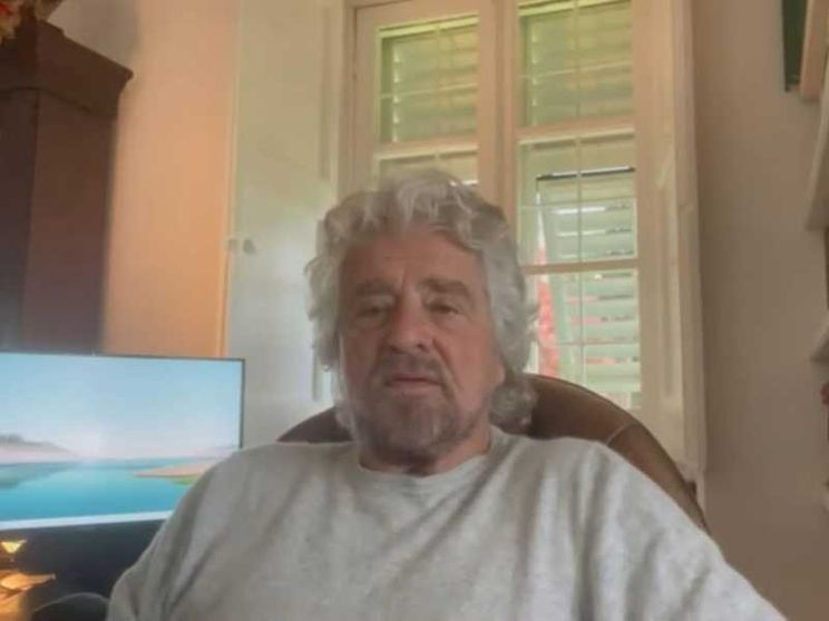 Grillo liquida Conte: si faccia la sua lista, rivendico diritto a estinzione M5s